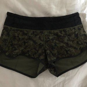 Lululemon Shorts Green/Black Size 4/6